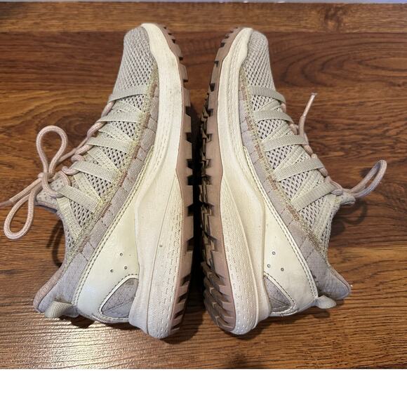 Merrell Women's Athletic Shoes - Light Gray and Cream - Picture 6 of 10